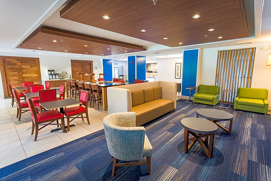 Holiday Inn Express Hotel & Suites Wilmington-University Ctr By IHG
