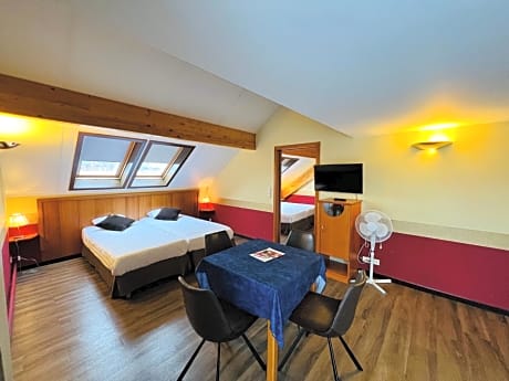 Family Room (4 Adults)
