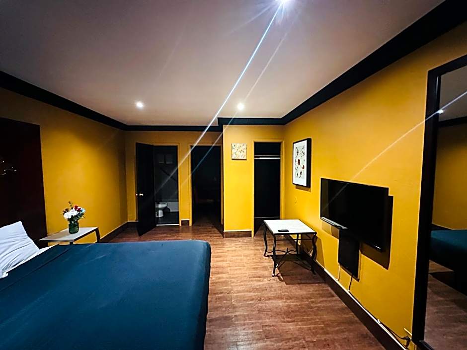 Casa Blanca Inn & Suites Whittier