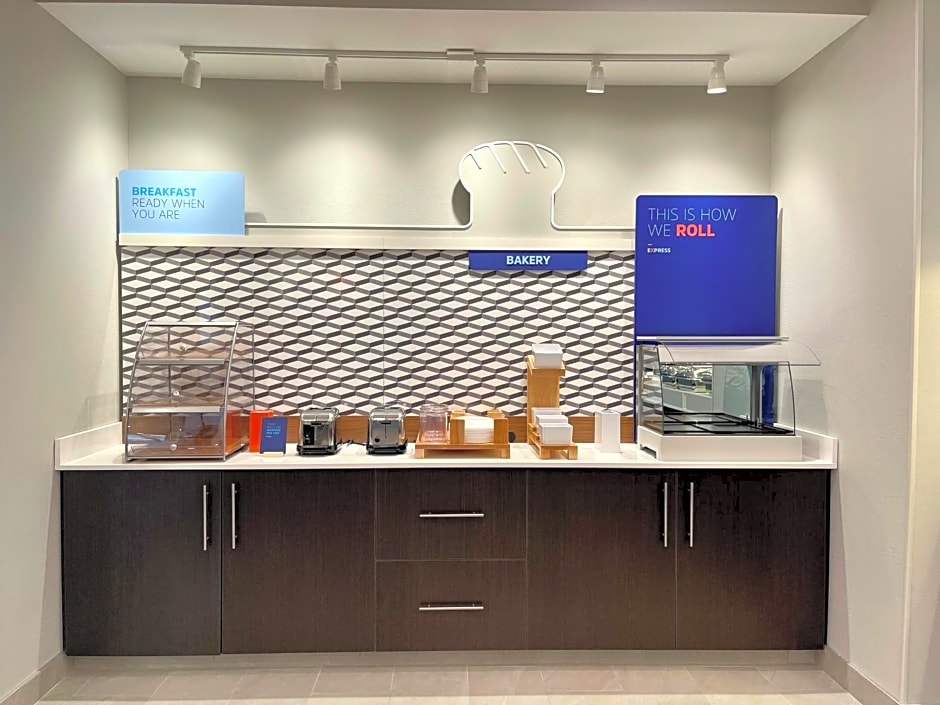 Holiday Inn Express and Suites Ft. Smith Airport By IHG