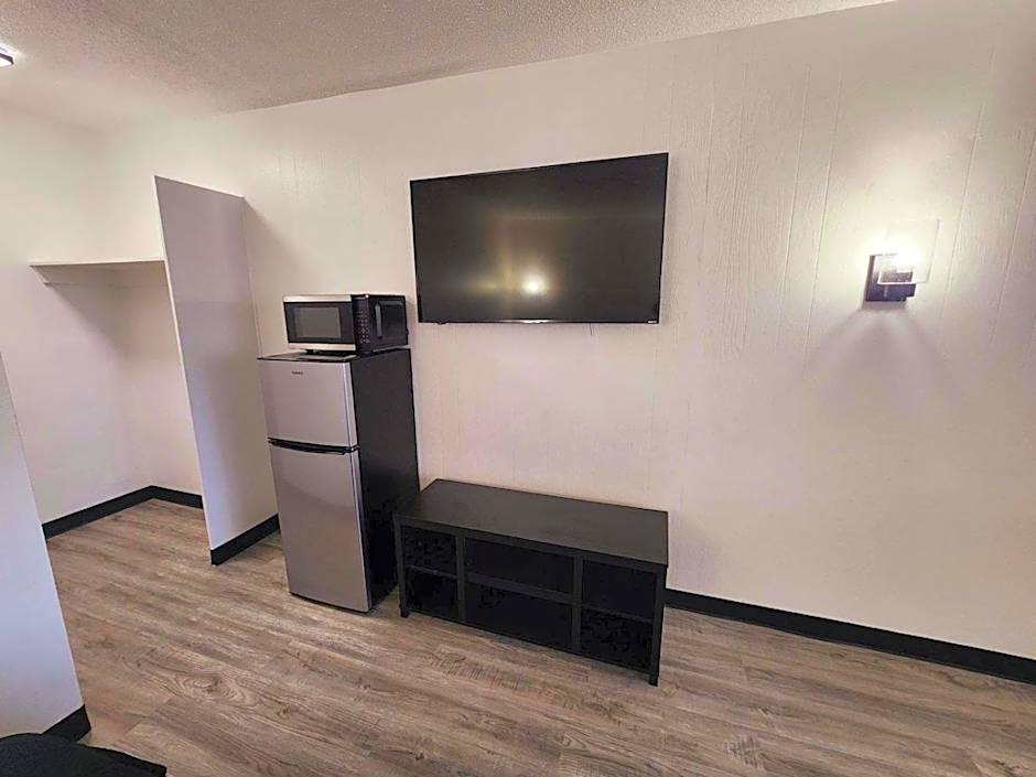 The Hastings Inn Salina