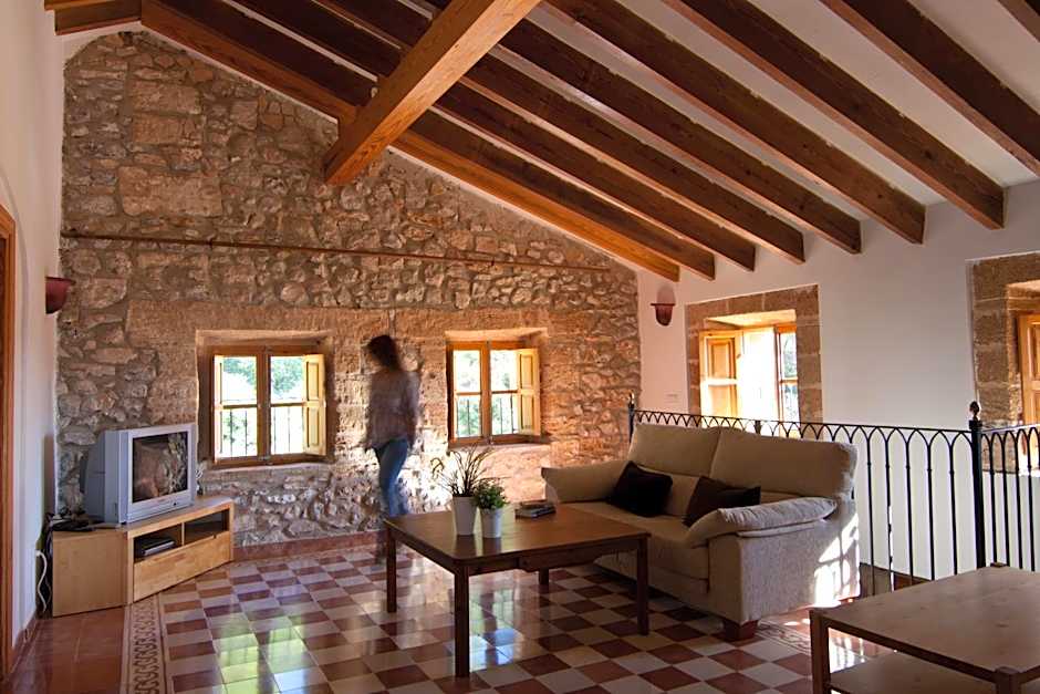 Petit Hotel Hostatgeria La Victoria