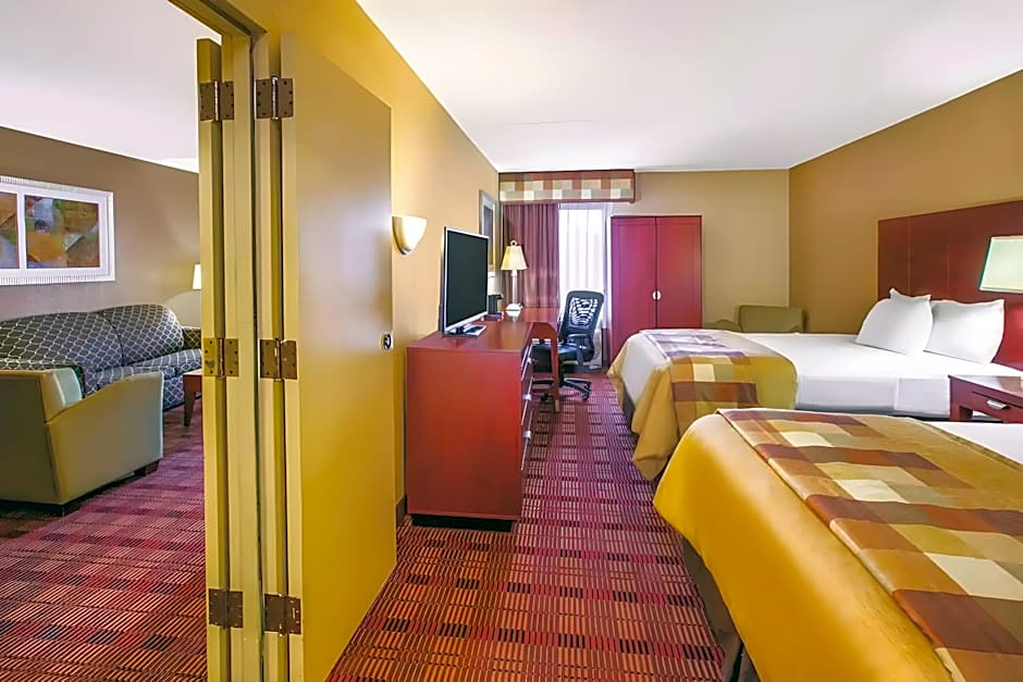 Ashbourne Hotel Canton/Hall of Fame I-77
