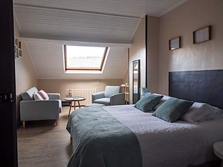 Double Room with Private Bathroom