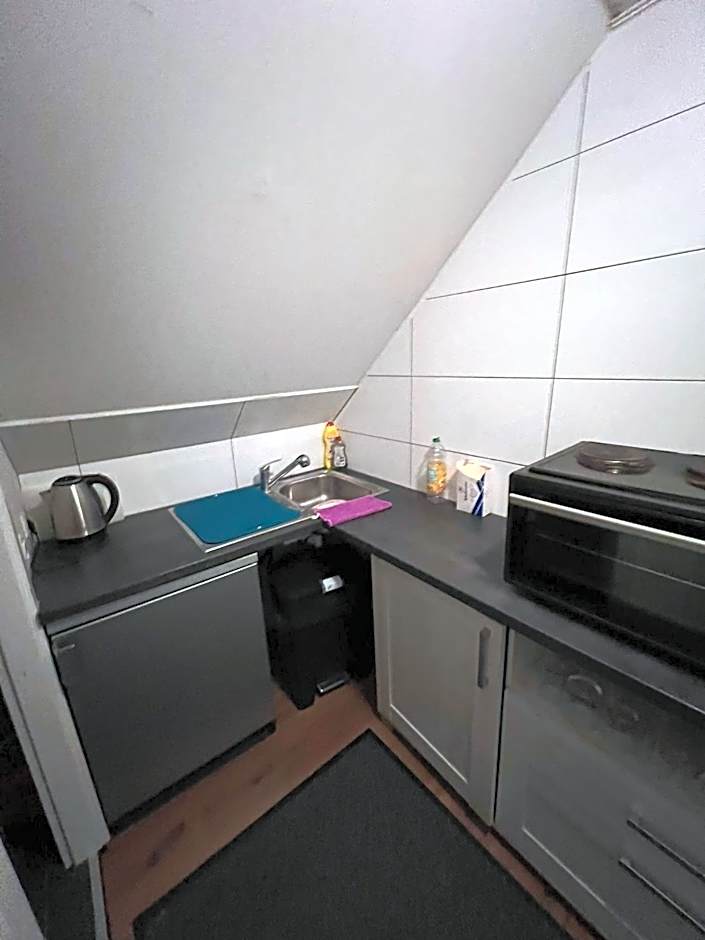 Adam's Hostel - Self Check-In & Only Private Rooms