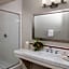 Cambria Landing Inn & Suites