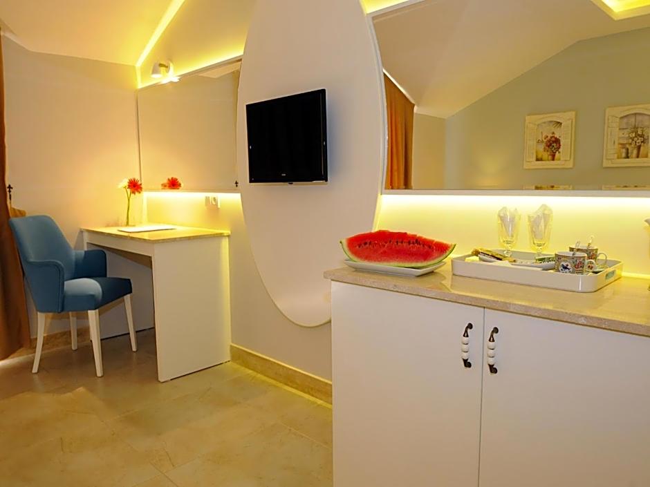 Sea Breeze Hotel and Apartments