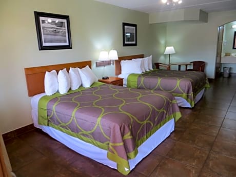 2 Queen Beds, Mobility Accessible Room, Walk-In Shower, Non-Smoking