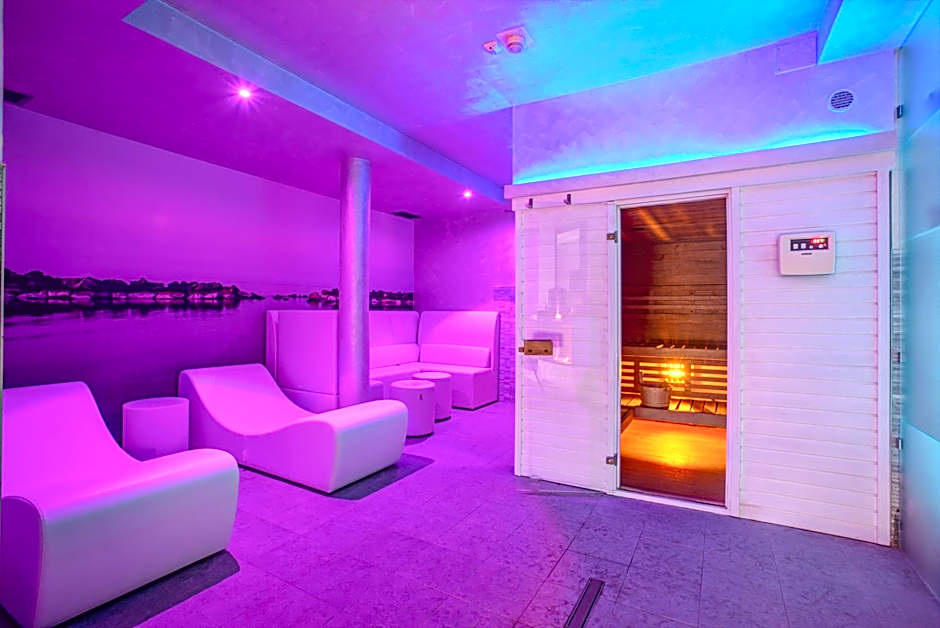 Ferretti Beach Hotel