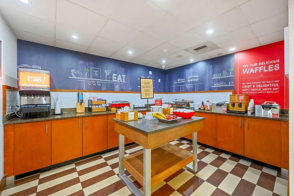 Hampton Inn By Hilton St. Louis/Westport