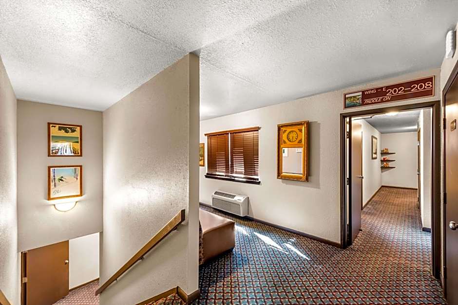 Americas Best Value Inn - Marquette