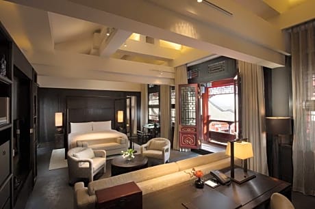 HUTONG TWO-BEDROOM SUITE
