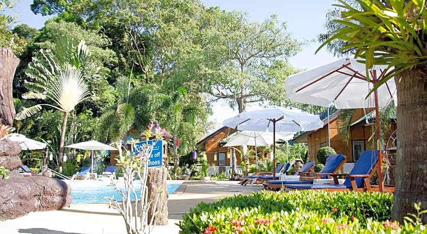 Jungle Village Bungalows 