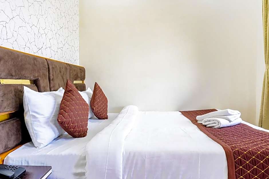 Goroomgo Ganges Place Varanasi Near Assi Ghat