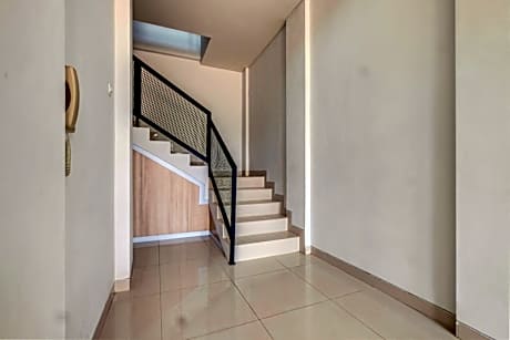 OYO Life 93289 Jelita Residence 2