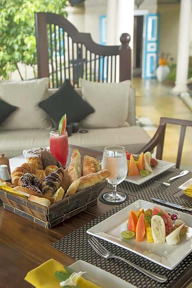 Villa Mayurana by Edwards Collection