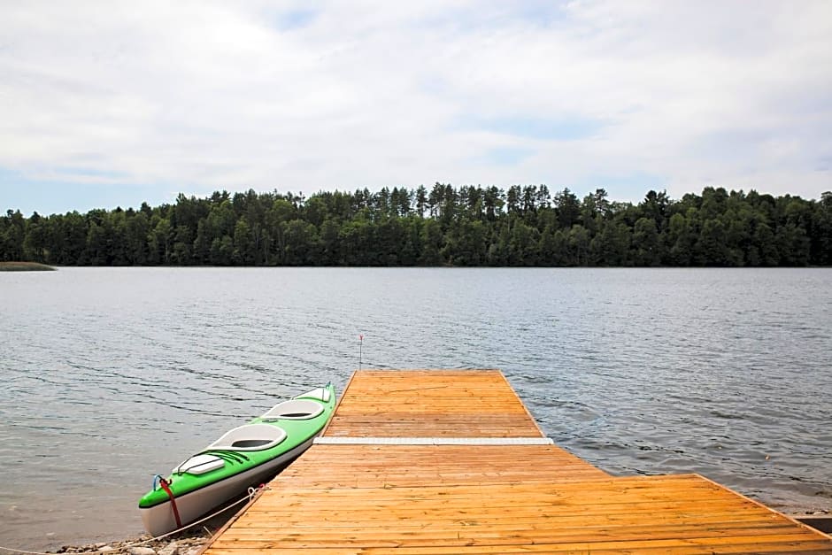 Domki nad jeziorem Mieruniszki