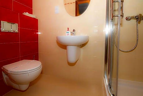 Apartment (2 Adults)