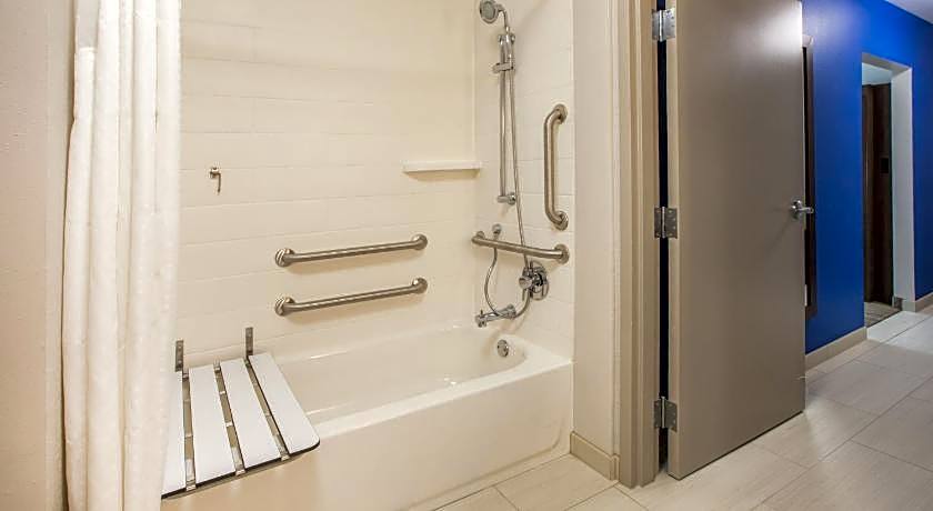 Holiday Inn Express & Suites Onalaska - La Crosse Area By IHG