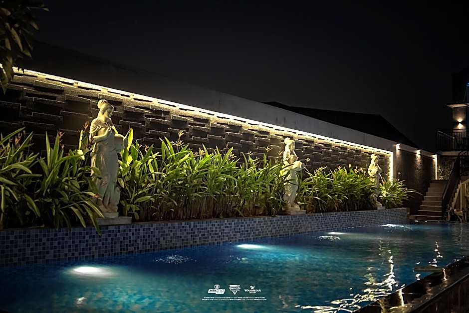 Front One Hotel Purwodadi
