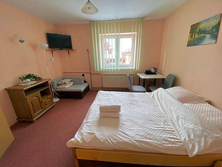 Pokoje Gościnne Pod Jaworem - obok pięknego szlaku wzdłuż rzeki Białka, 1km do stoków Kotelnica