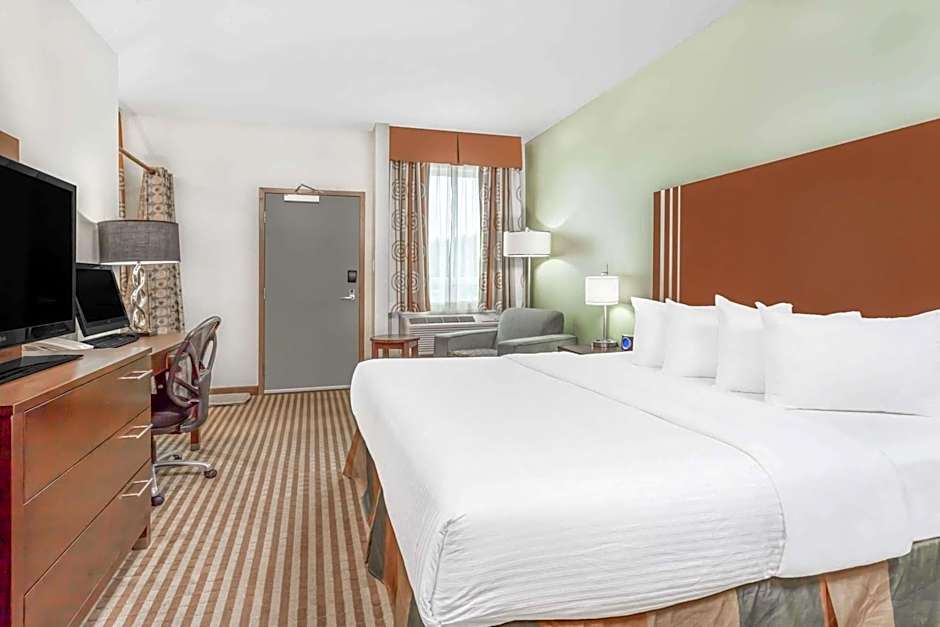 Ramada by Wyndham Carlyle