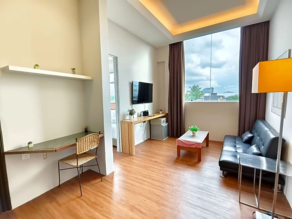 Riverbank Hotel by MRVJ BUSINESS