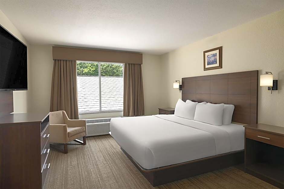 Crown Pointe Lodge; BW Signature Collection