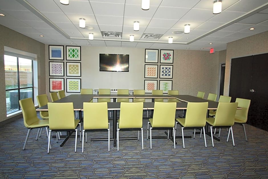 Holiday Inn Express & Suites - Kirksville - University Area, an IHG Hotel