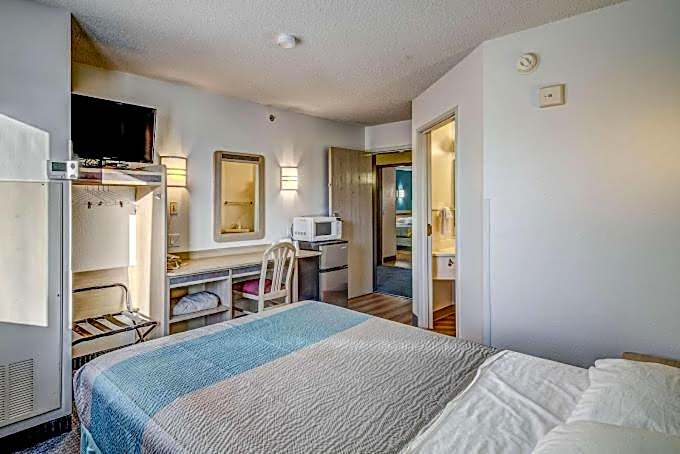 Econo Lodge Menomonie