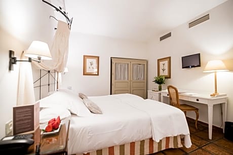 Double or Twin Room with Extra Bed