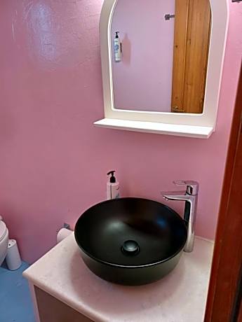 Siroco's Rooms And Studios