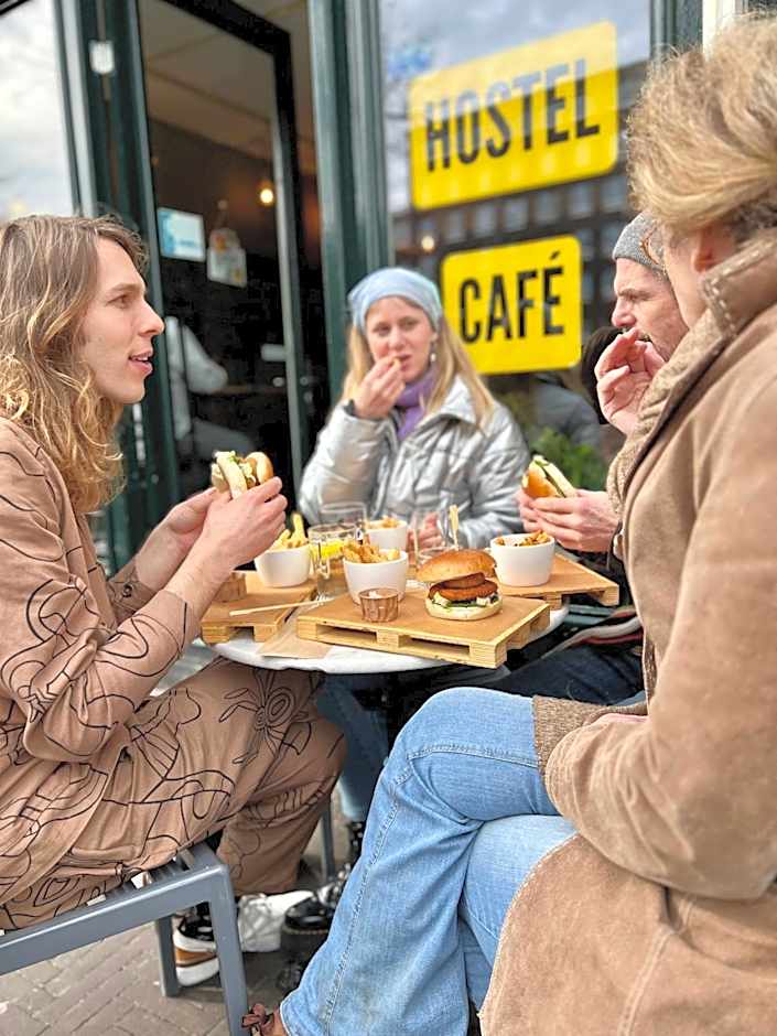 Hostel The Golden Stork