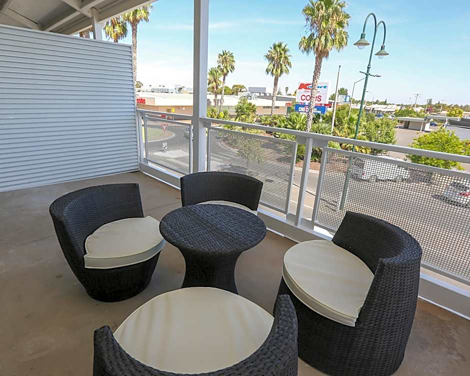 Indulge Apartments - CBD