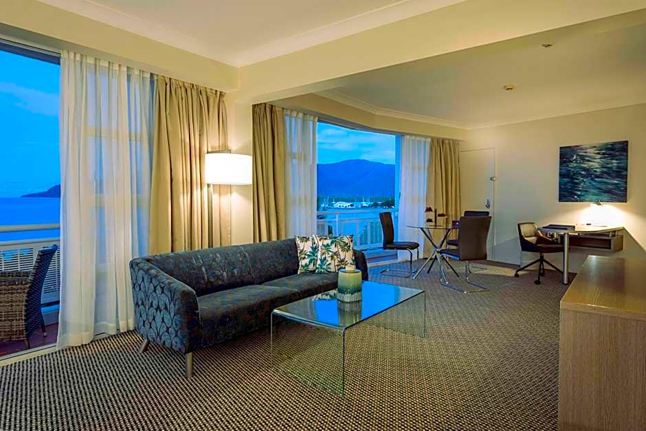 DoubleTree By Hilton Hotel Cairns