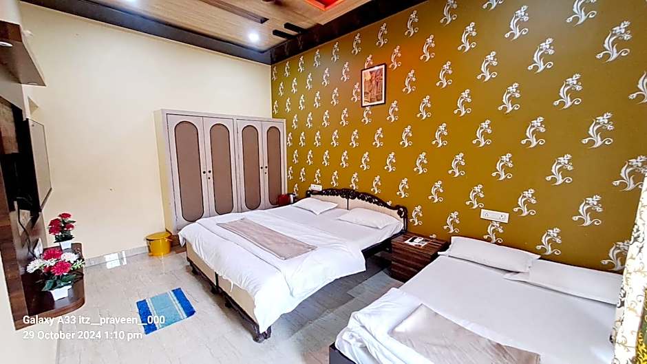 Khushi Paying Guest House