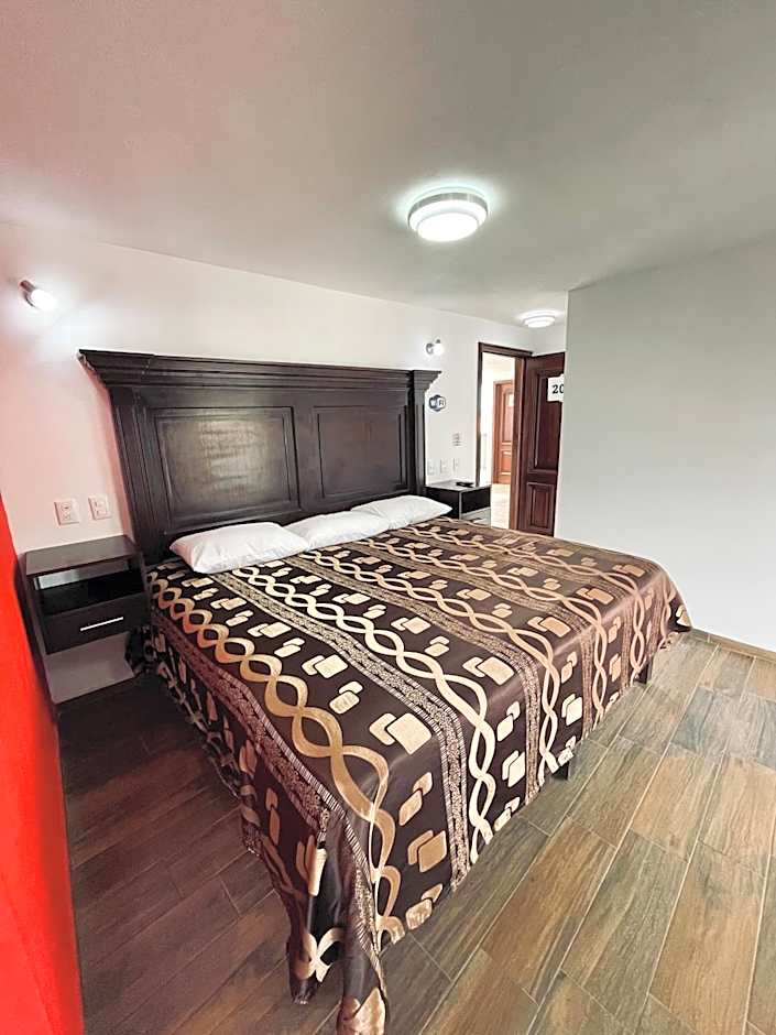 HOTEL LA GRAN MANZANA