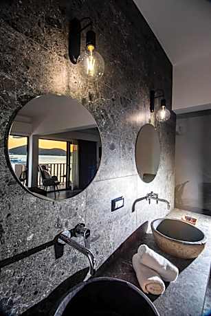 King Suite with Sea View