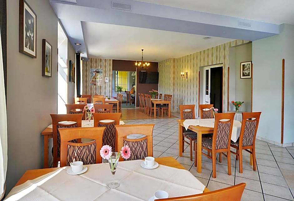 Hotel Belweder - przy hotelu Golebiewski