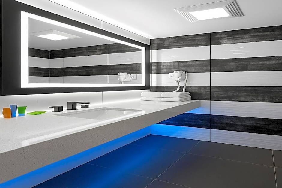 Casa Azul Hotel Blu-UBS Arena