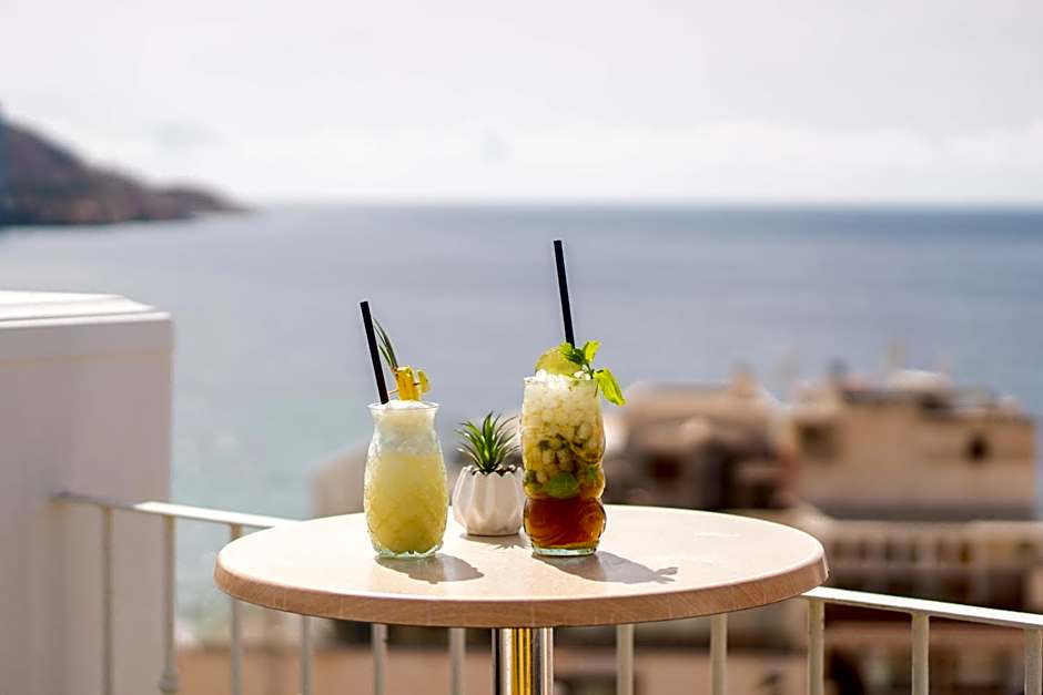 Hotel Queens - Adults Only By MC