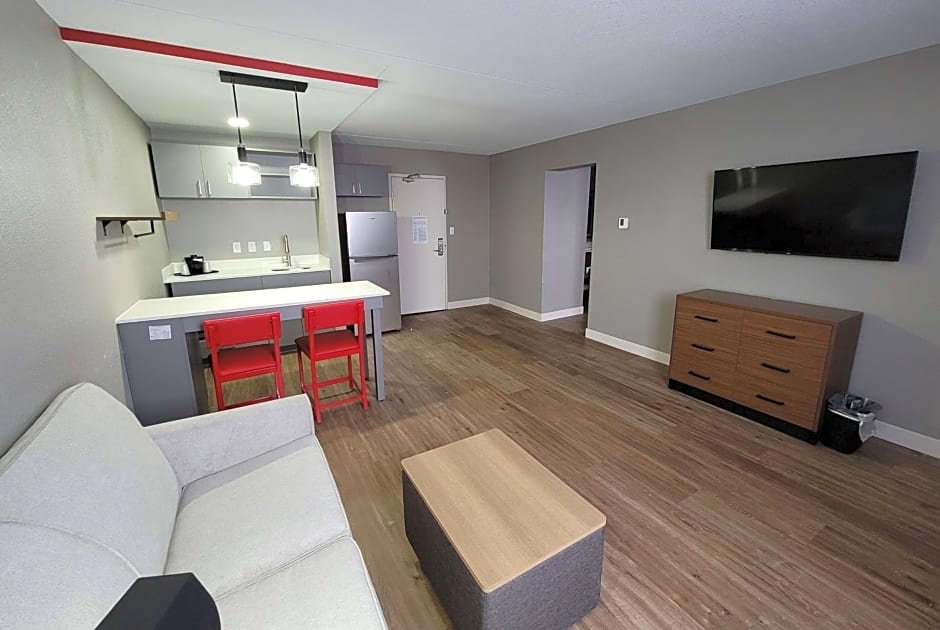 Hawthorn Suites by Wyndham Wichita Airport