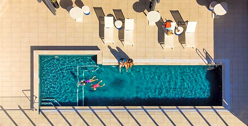 Holiday Inn Express and Suites Sunshine Coast By IHG