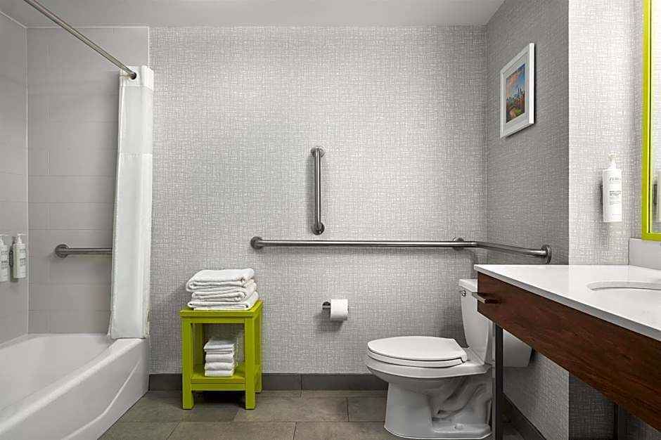 Hampton Inn & Suites Charlotte-Arrowood Rd.