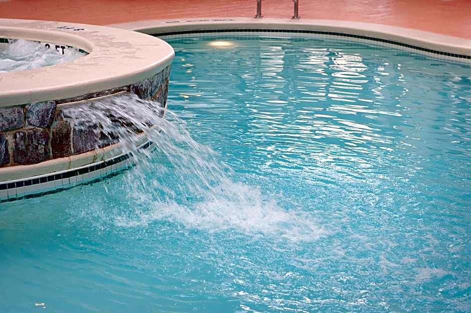 Ramada Hotel & Conference Center by Wyndham State College