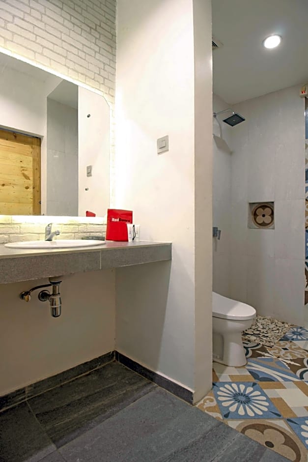 RedDoorz near Pojok Beteng Prawirotaman