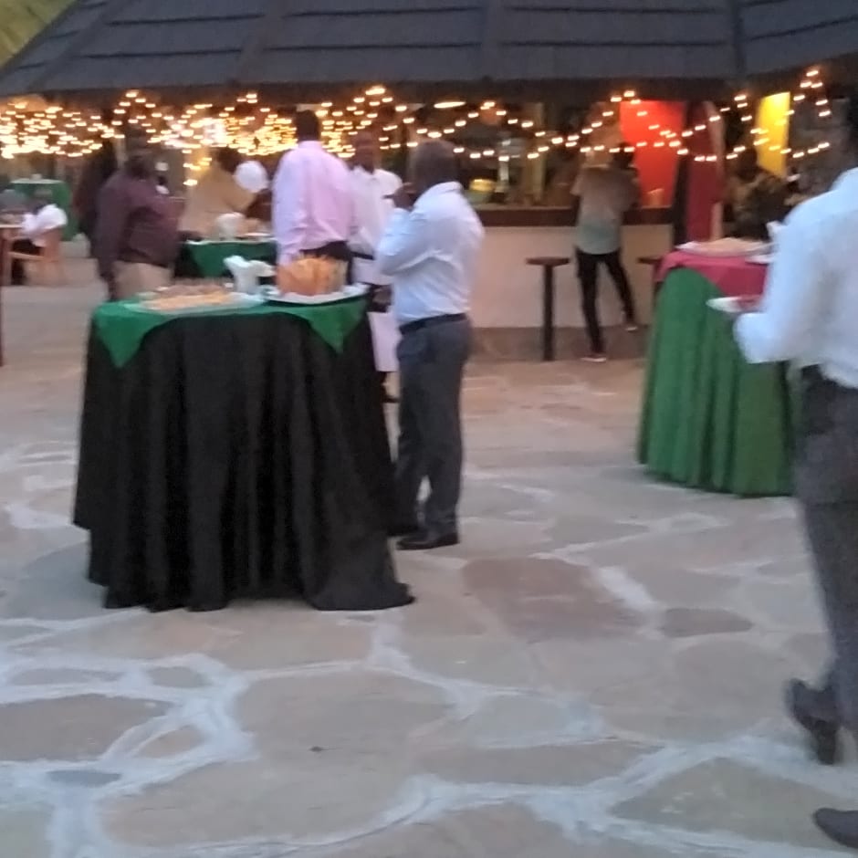 Travellers Beach Hotel & Club