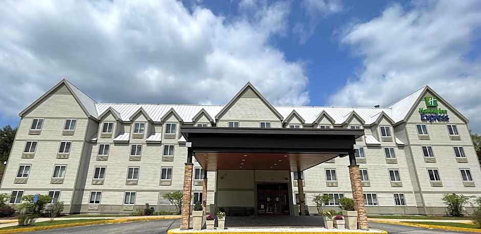 Holiday Inn Express & Suites Lincoln East - White Mountains By IHG