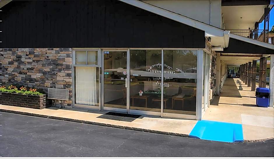 Brentwood inn & Suites - Lynchburg