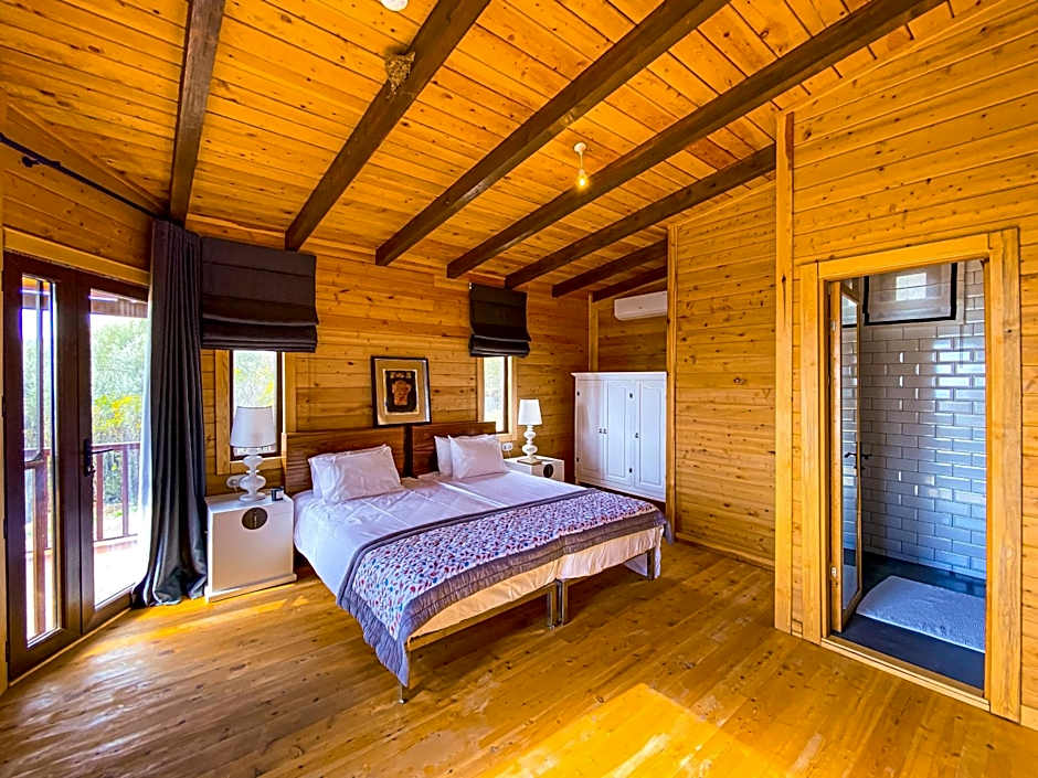 Photo 1 of 8 of Deluxe 2 Beds, Side Sea View, Balcony
